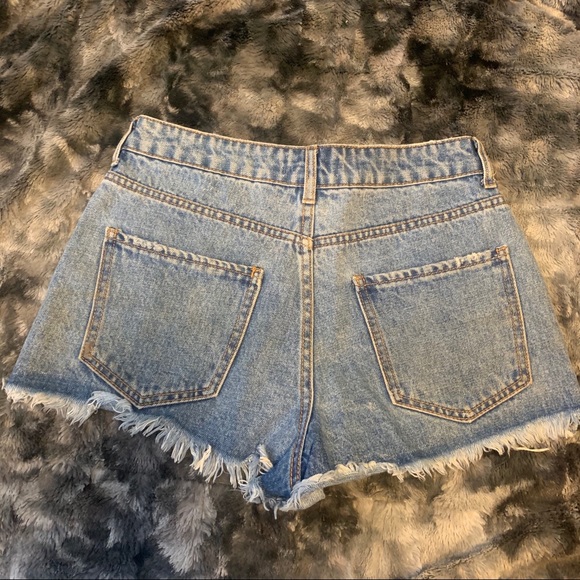 Forever 21 Hi-Rise Short - Picture 2 of 3